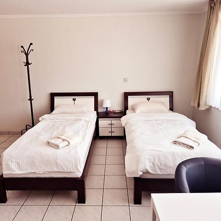 Flatpolis Brussels Airport Budget Diegem Bagian luar foto