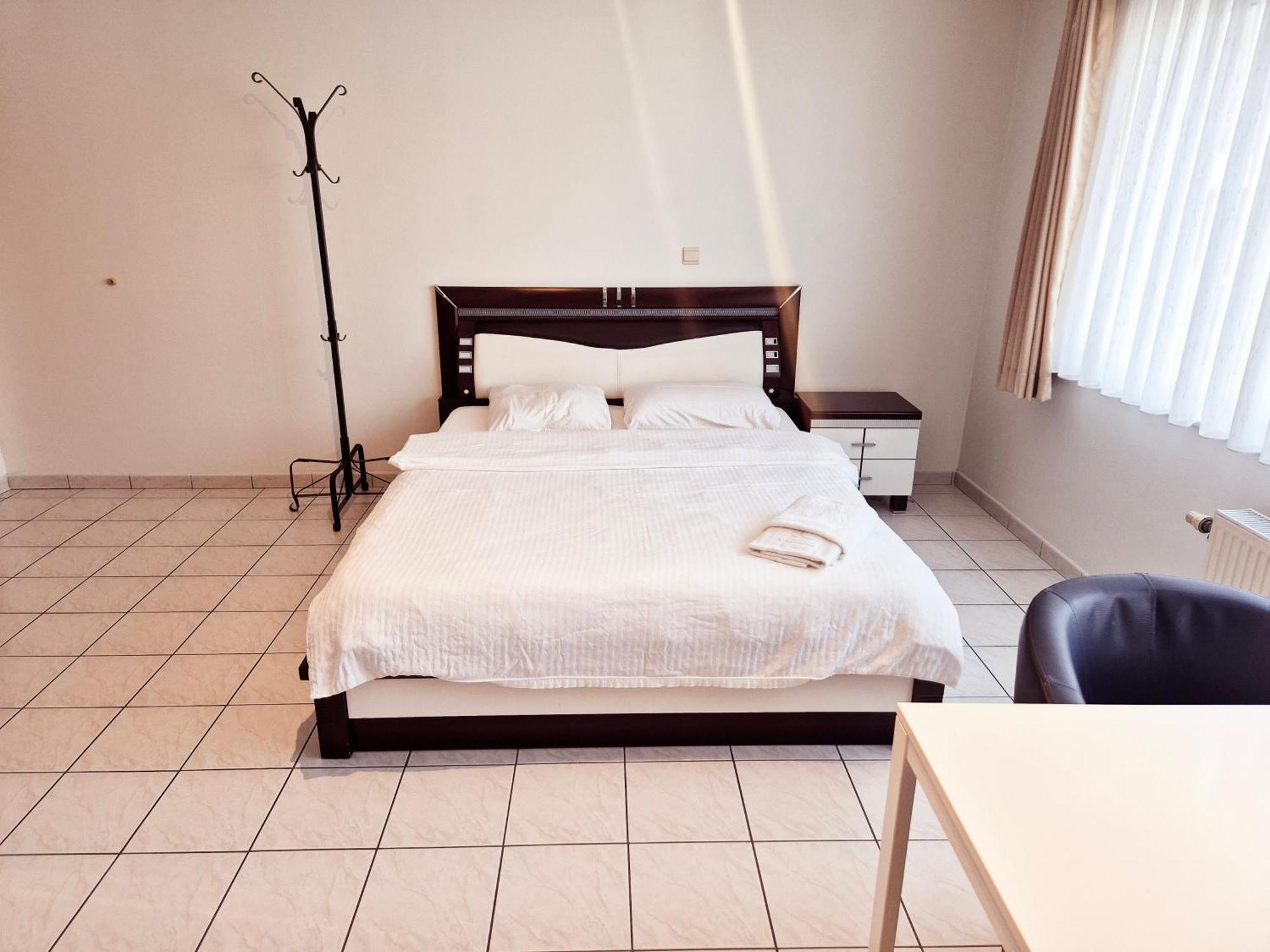 Flatpolis Brussels Airport Budget Diegem Bagian luar foto